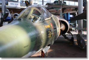 F104G_starfighter_walkaround_04.jpg