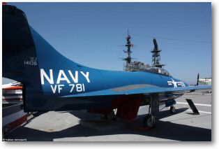 walkaround_grumman_f9f-5_panther_01.jpg